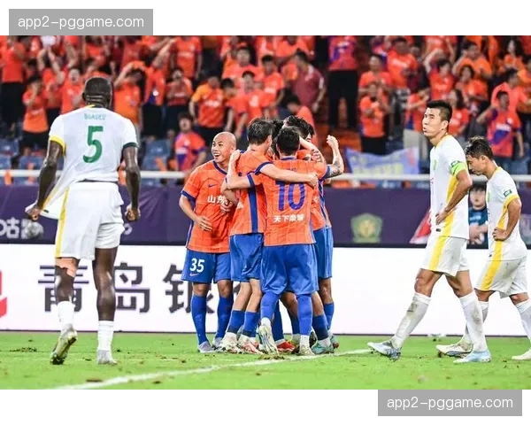 三中卫与五后卫体系转换困境影响球队防守稳定性